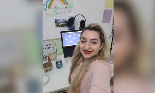 SEMINAR “PRINDËR POZITIV SI TË JEM NJË PRIND I VETËDIJSHËM, ANKTHI TE FËMIJËT, SHPËRTHIMET EMOCIONALE TE ADOLESHENTËT”