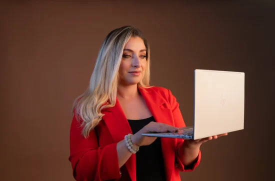 SEMINAR "BIZNESI, KARRIERA FINANCAT EMIGRIMI,BLLOKIMET FINANCIARE, PAVARËSIA FINANCIARE"